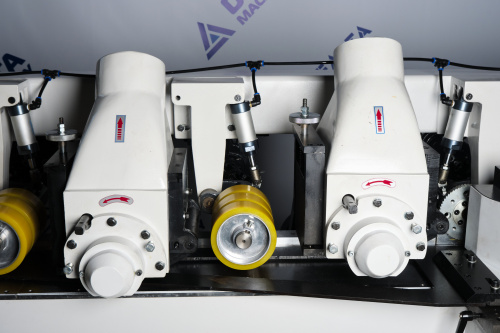 Четырехсторонний станок DELTAMACHINERY FOUR SIDE DW-413F. (Четрые шпинделя, ширина обработки 130 мм)