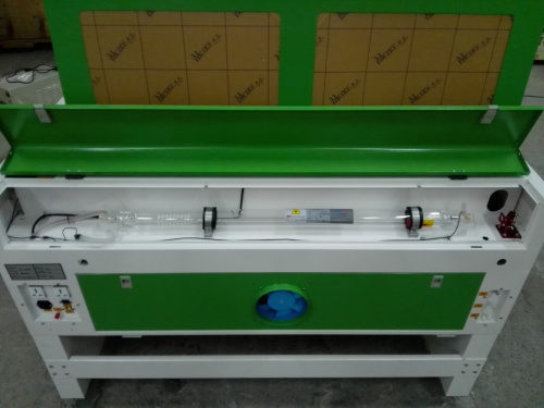 Лазерно-гравировальный станок с ЧПУ, 1000х400, 60W, чиллер СW3000, с подъемным столом	LTT-Z1040B