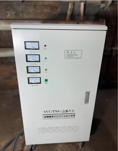 Трёхфазный электромеханический стабилизатор напряжения SVC/TNS-30KVA