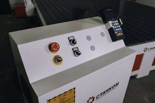 Фрезерно-гравировальный станок DeKart HT 2131 полуавтоматическая