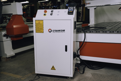 Фрезерно-гравировальный станок DeKart HT 2131 полуавтоматическая